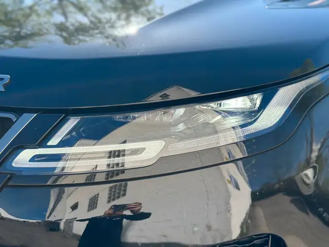 Land Rover Range Rover Evoque view 9