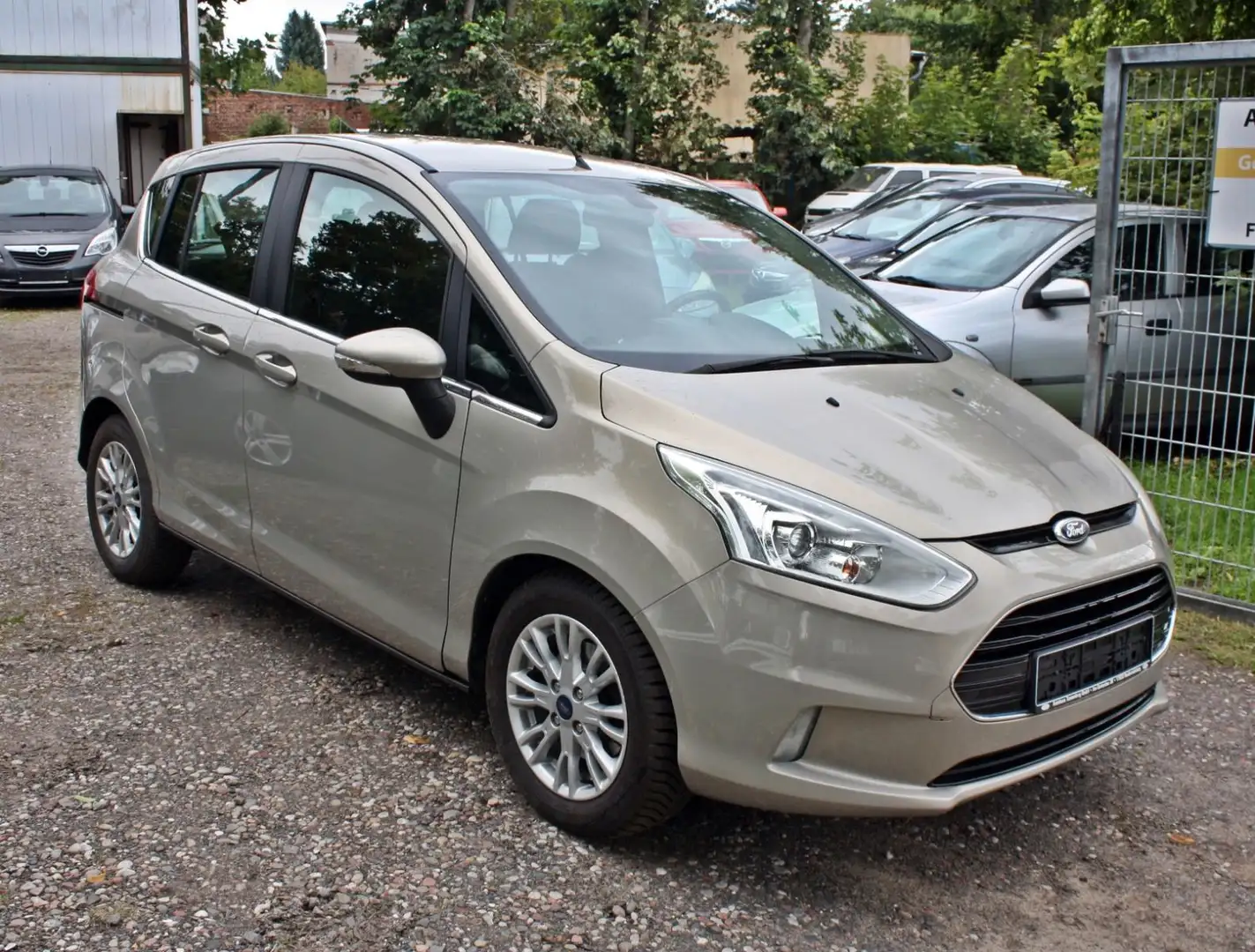 Ford B-Max B-MAX Titanium / TÜV/AU 09/2027 Grau - 1