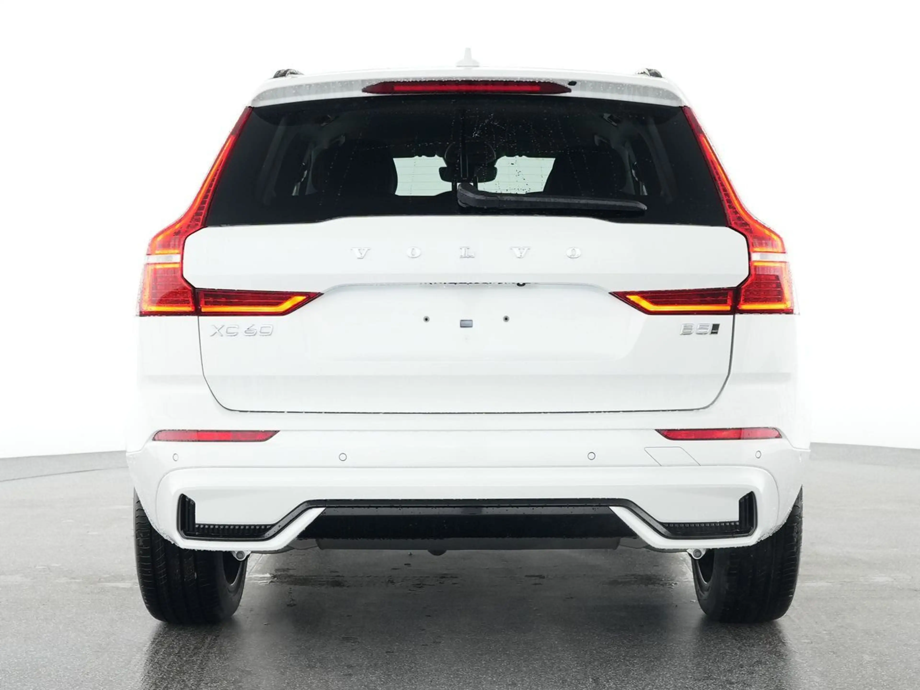 Volvo XC60 B 5 AWD Plus Dark, NAVI, Klima, PDC — photo 3