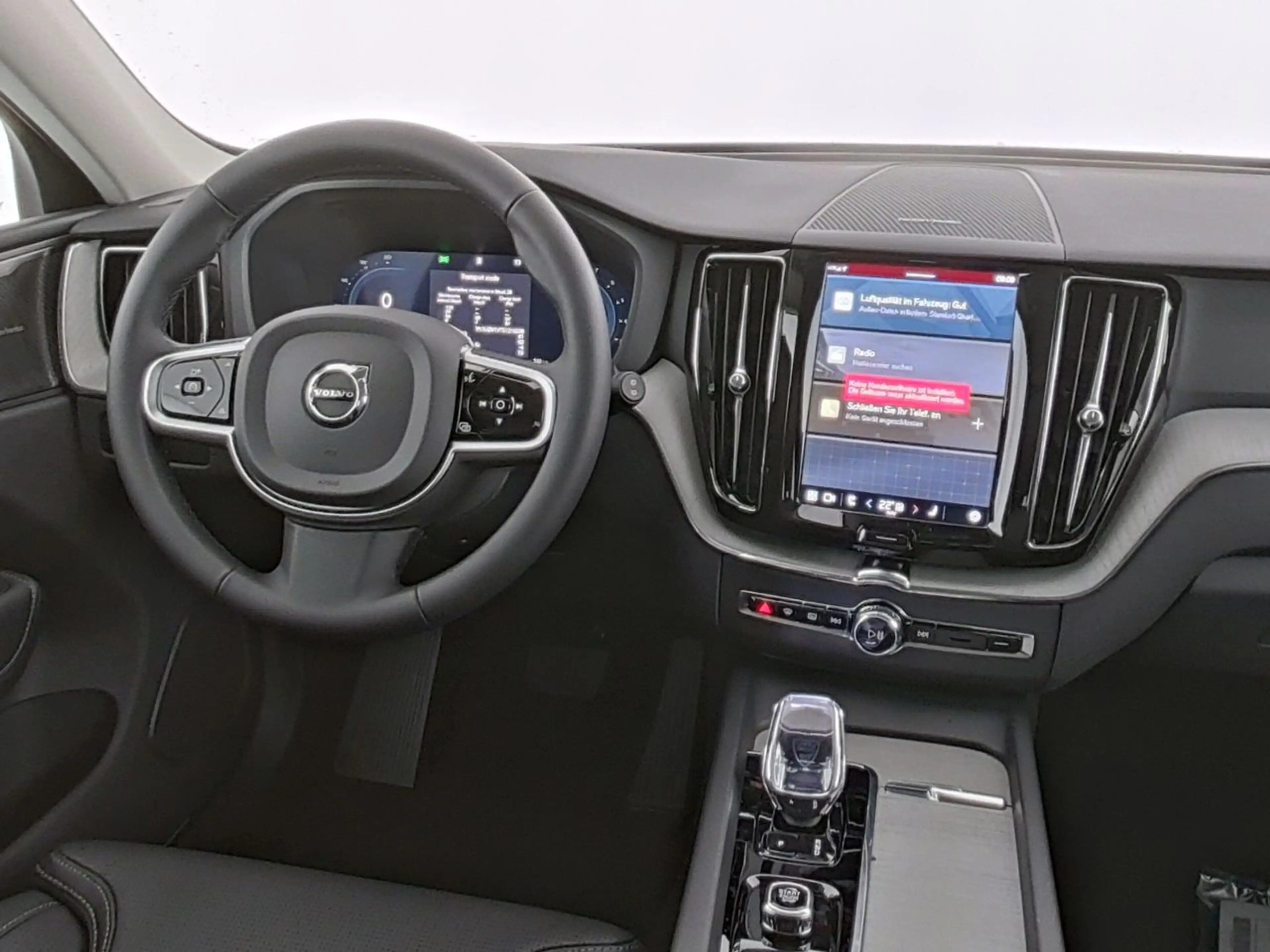 Volvo XC60 B 5 AWD Plus Dark, NAVI, Klima, PDC — photo 8