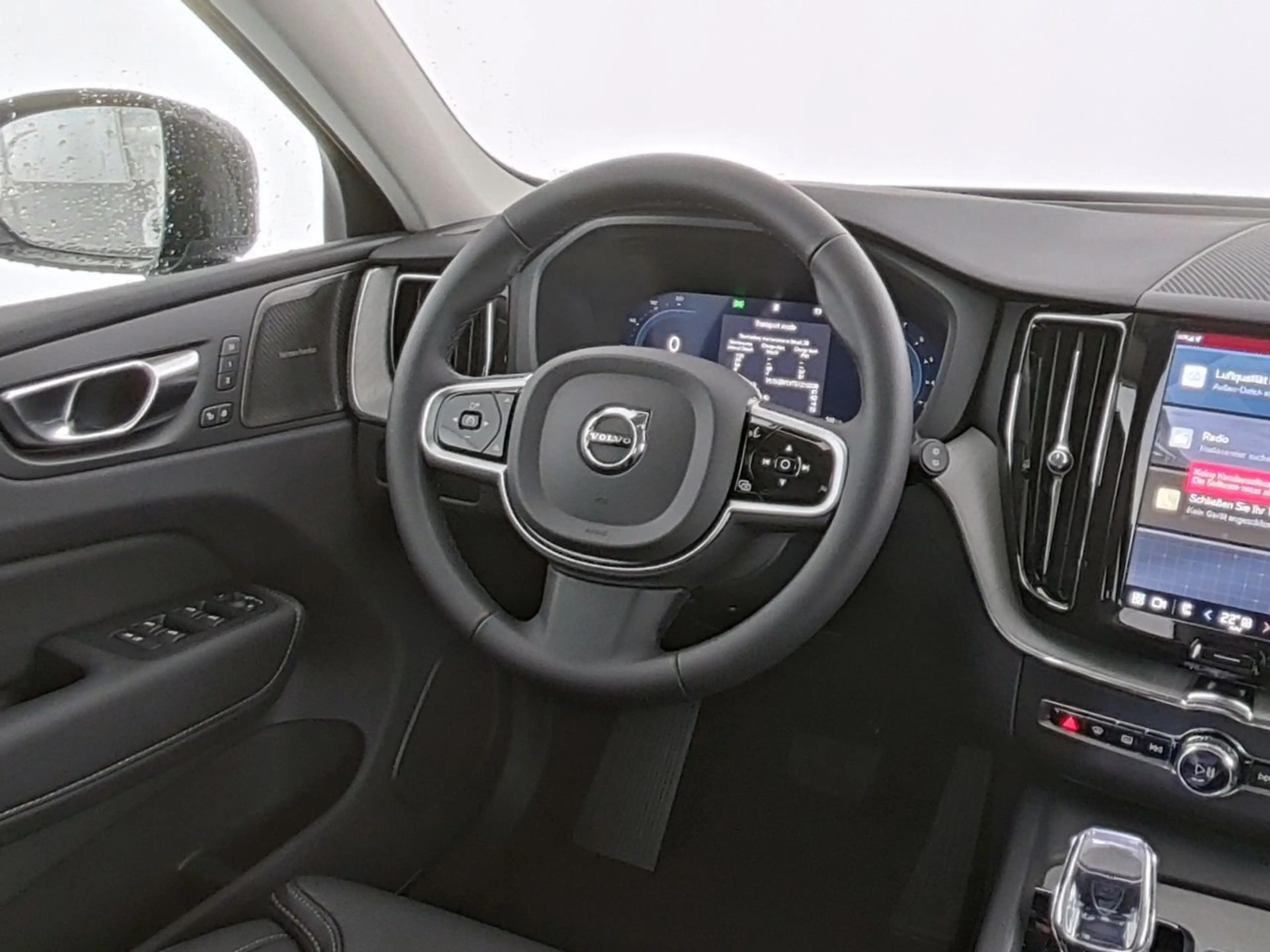 Volvo XC60 B 5 AWD Plus Dark, NAVI, Klima, PDC — photo 14