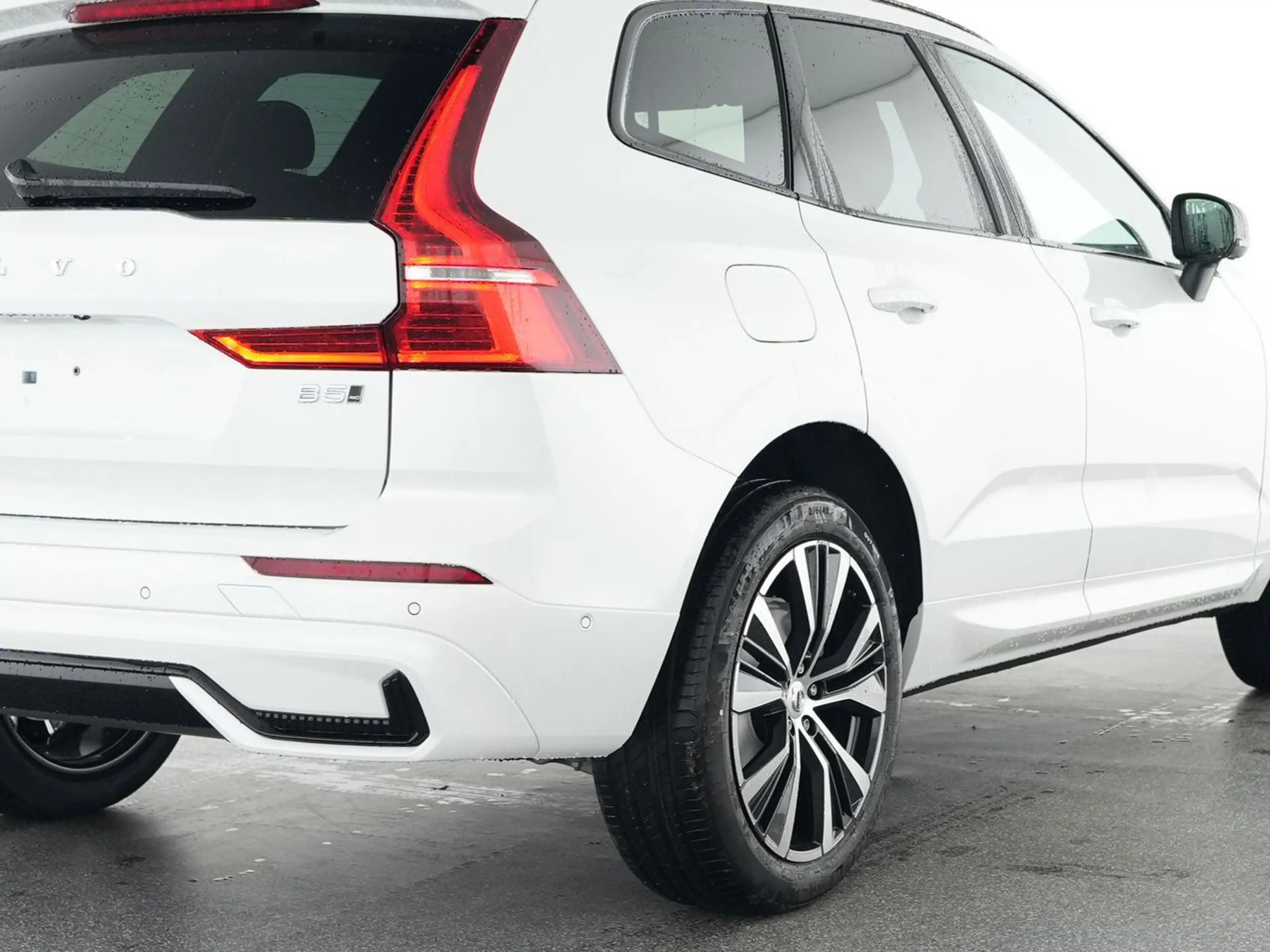 Volvo XC60 B 5 AWD Plus Dark, NAVI, Klima, PDC — photo 11