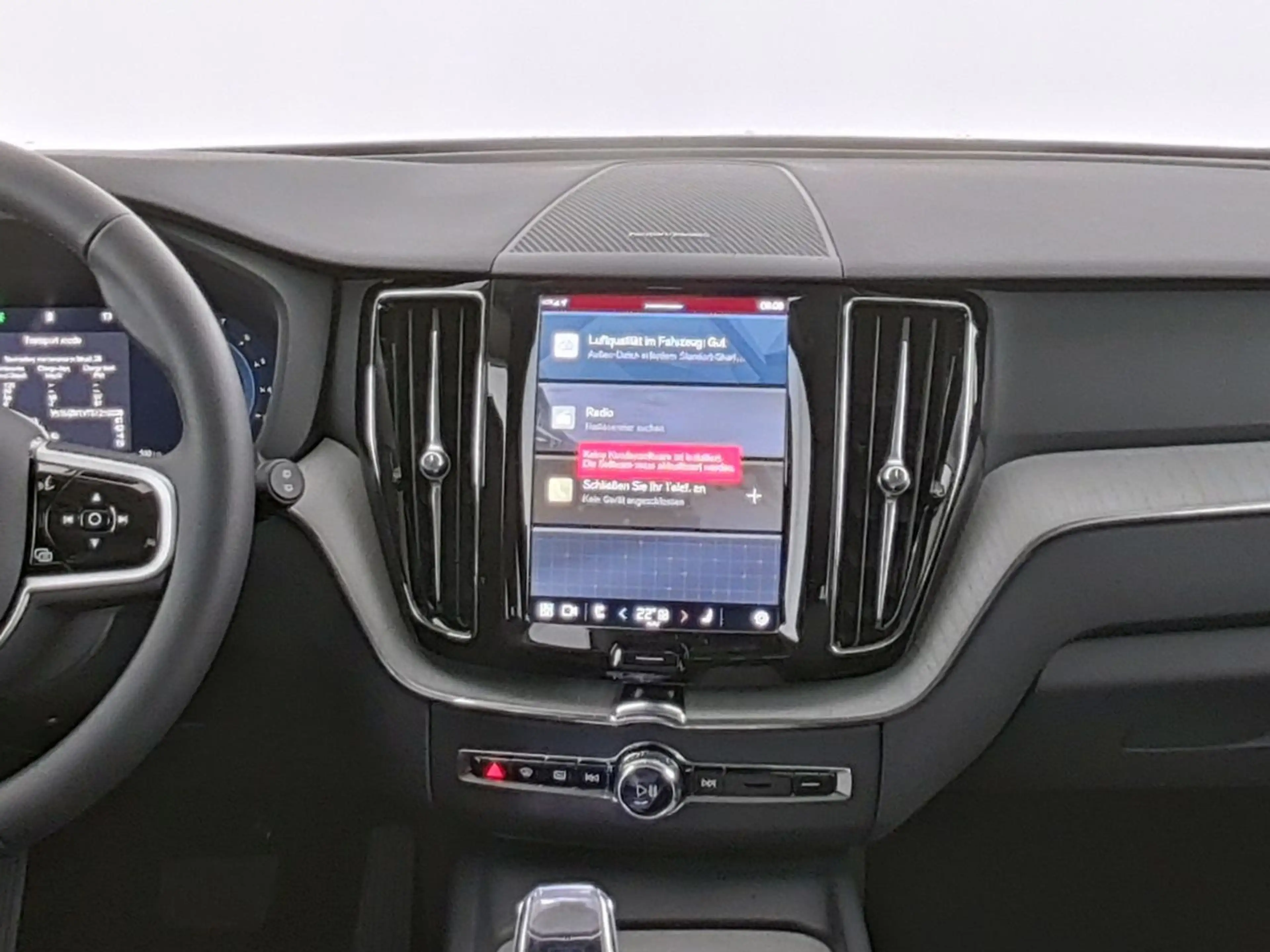 Volvo XC60 B 5 AWD Plus Dark, NAVI, Klima, PDC — photo 15
