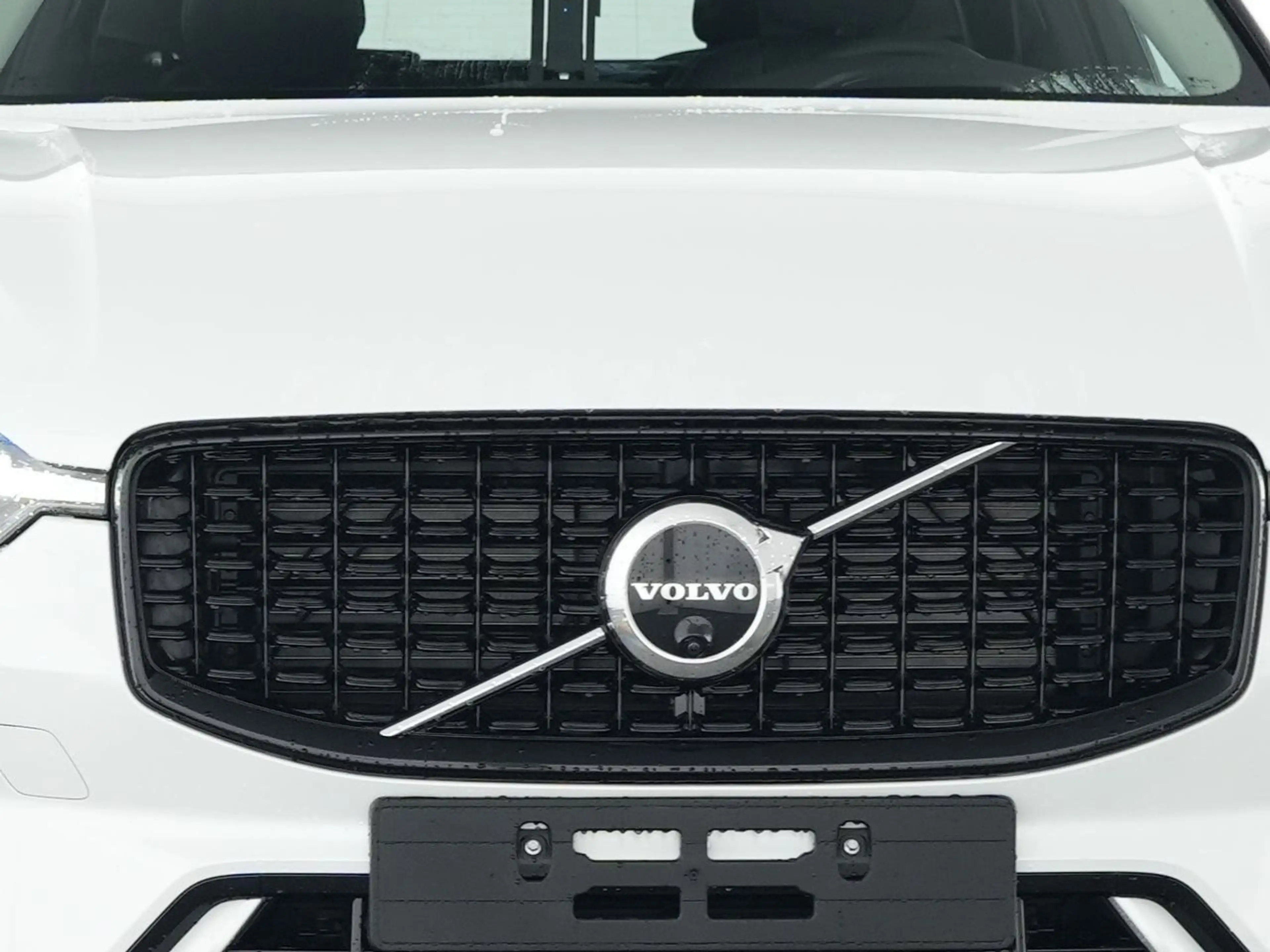 Volvo XC60 B 5 AWD Plus Dark, NAVI, Klima, PDC — photo 4