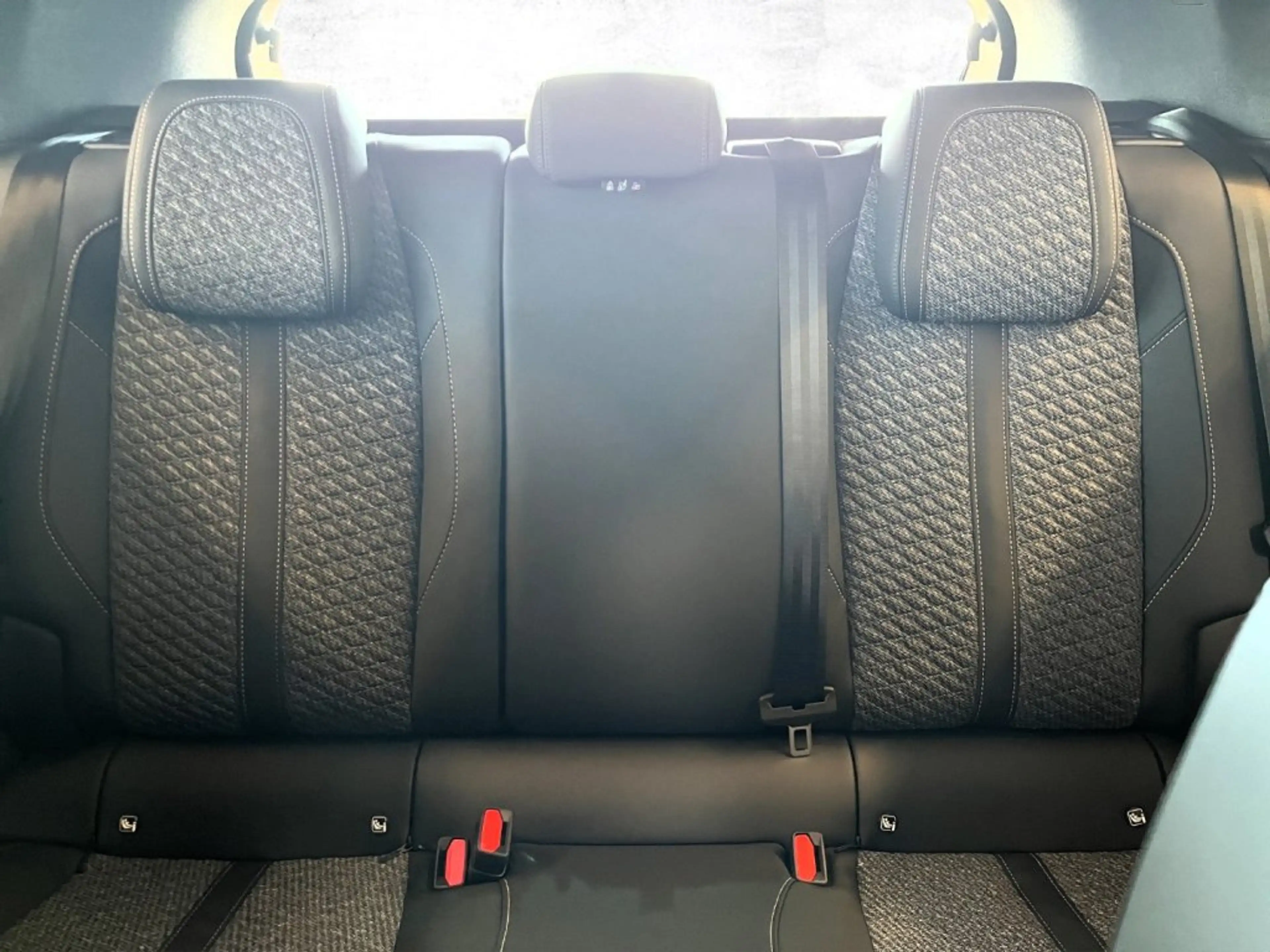 Peugeot 308 E-308 Allure Elektro 156 58 kWh — photo 13