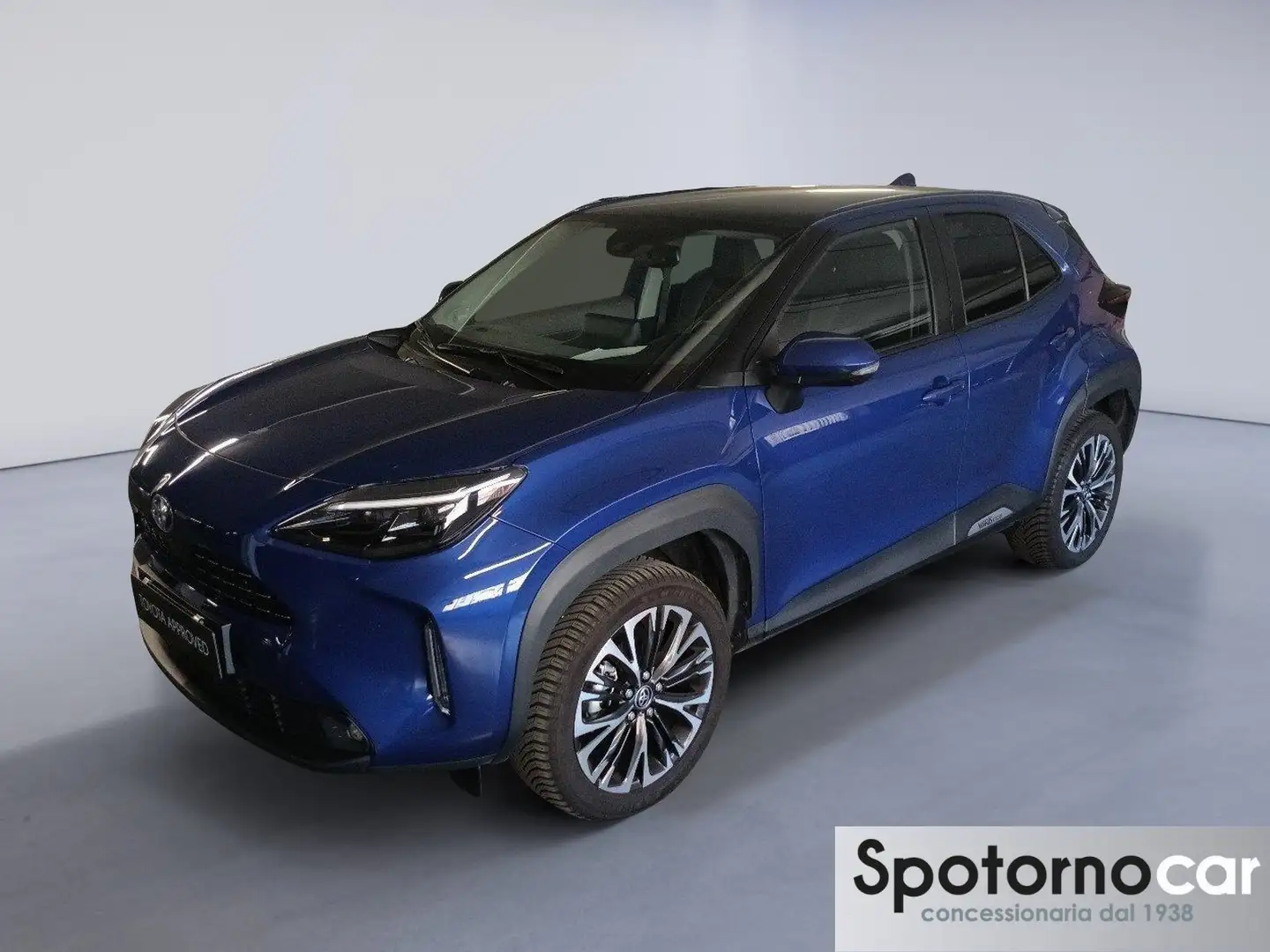 Toyota Yaris Cross 1.5 Hybrid 5p. E-CVT Lounge Blauw - 1