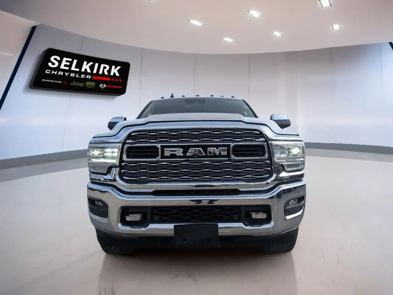 RAM 3500 снимка RAM 3500
