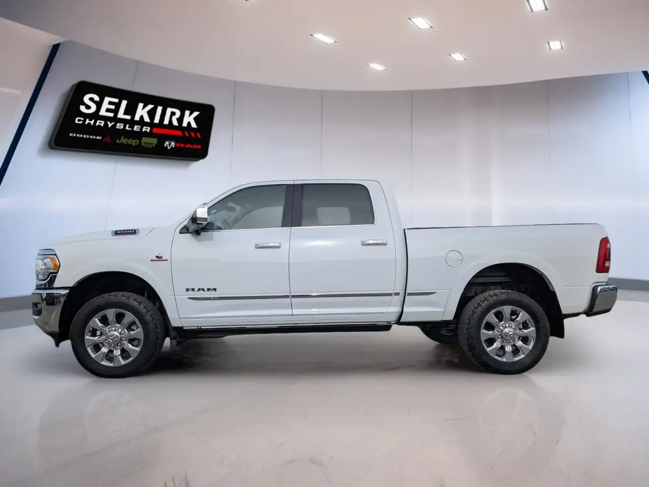 RAM 3500 снимка RAM 3500