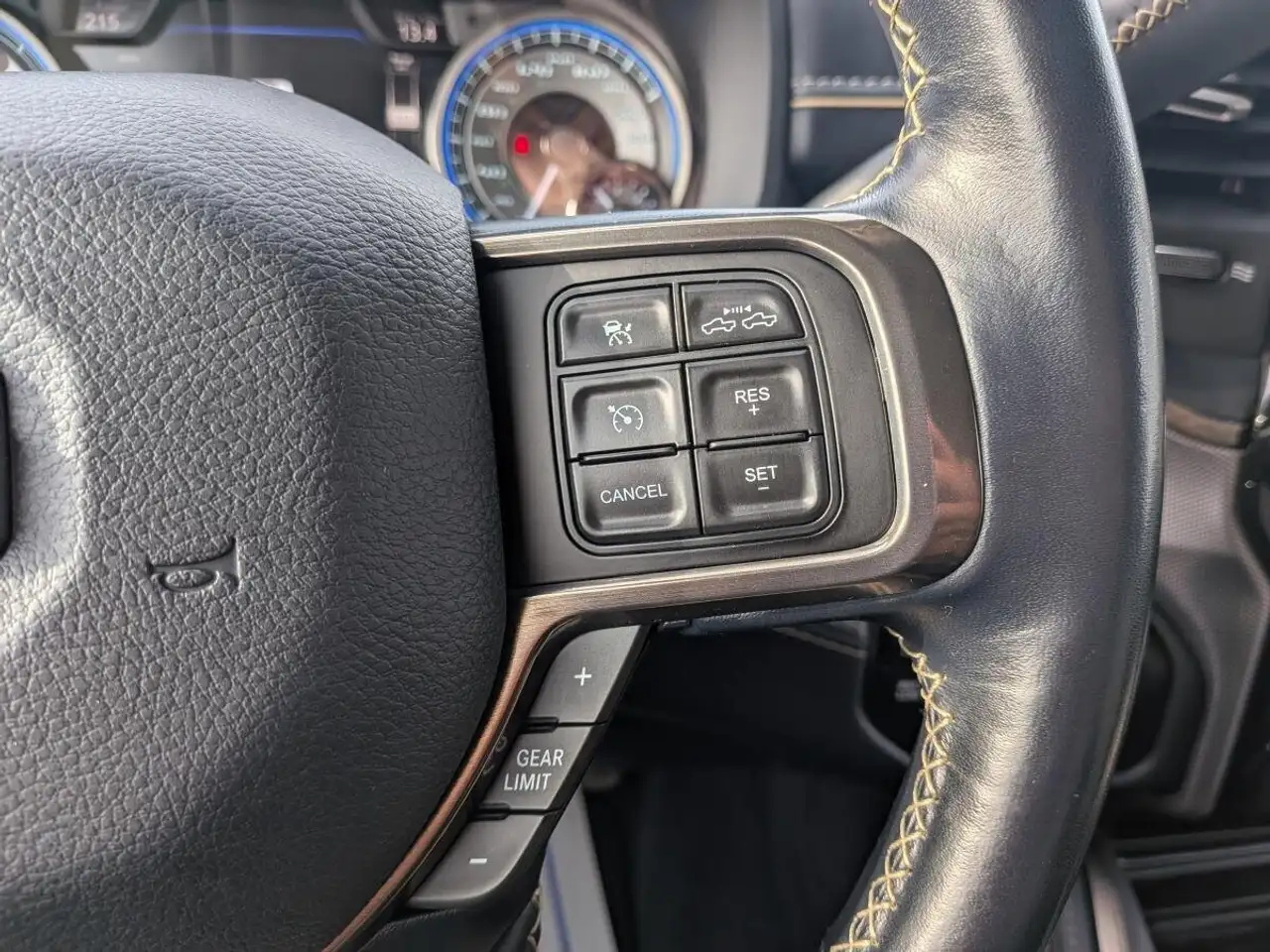 RAM 3500 снимка RAM 3500