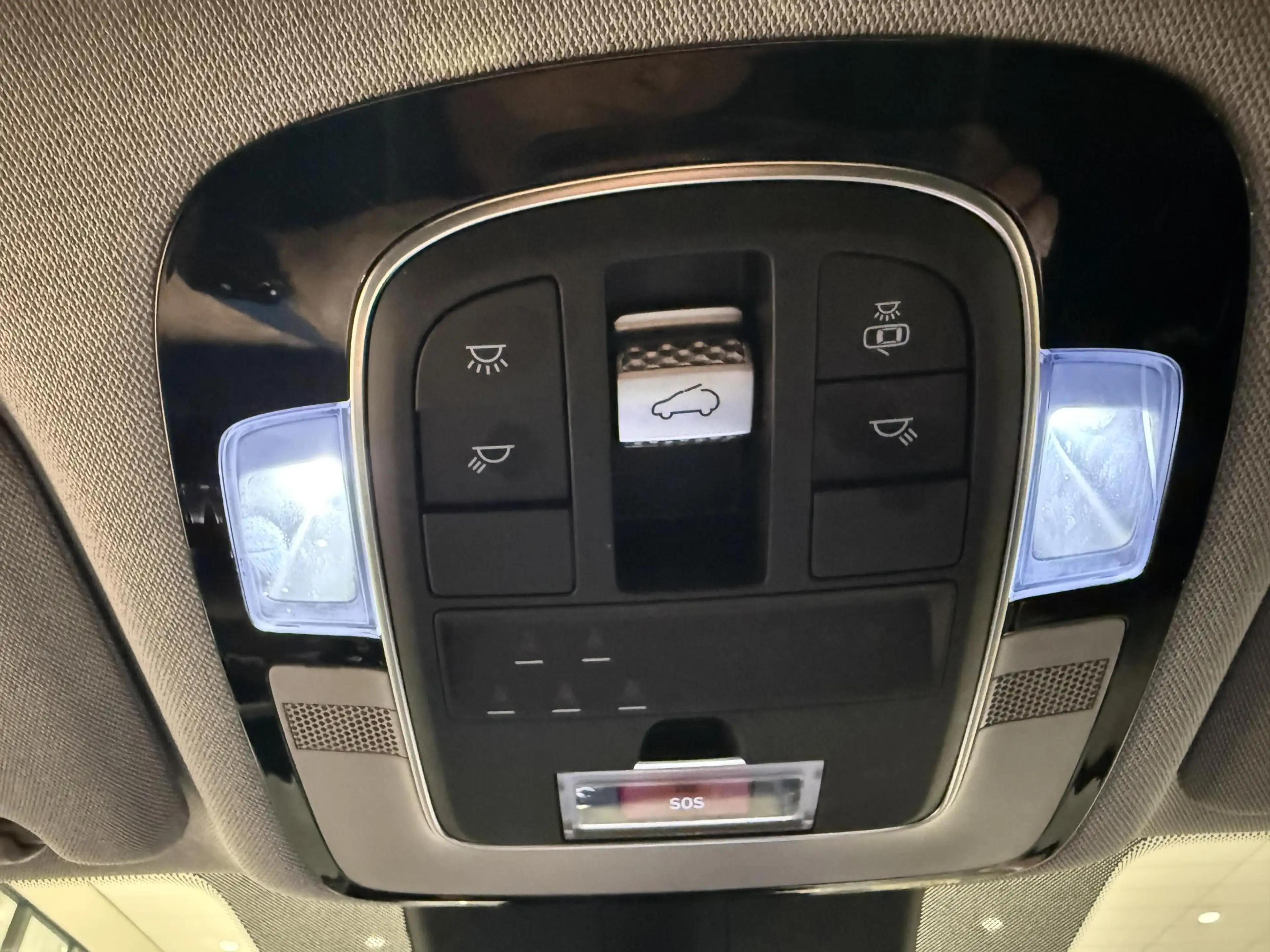 Hyundai SANTA FE 1.6 T-GDI PHEV Premium Sky 7p. | Panoramadak | Led — photo 32