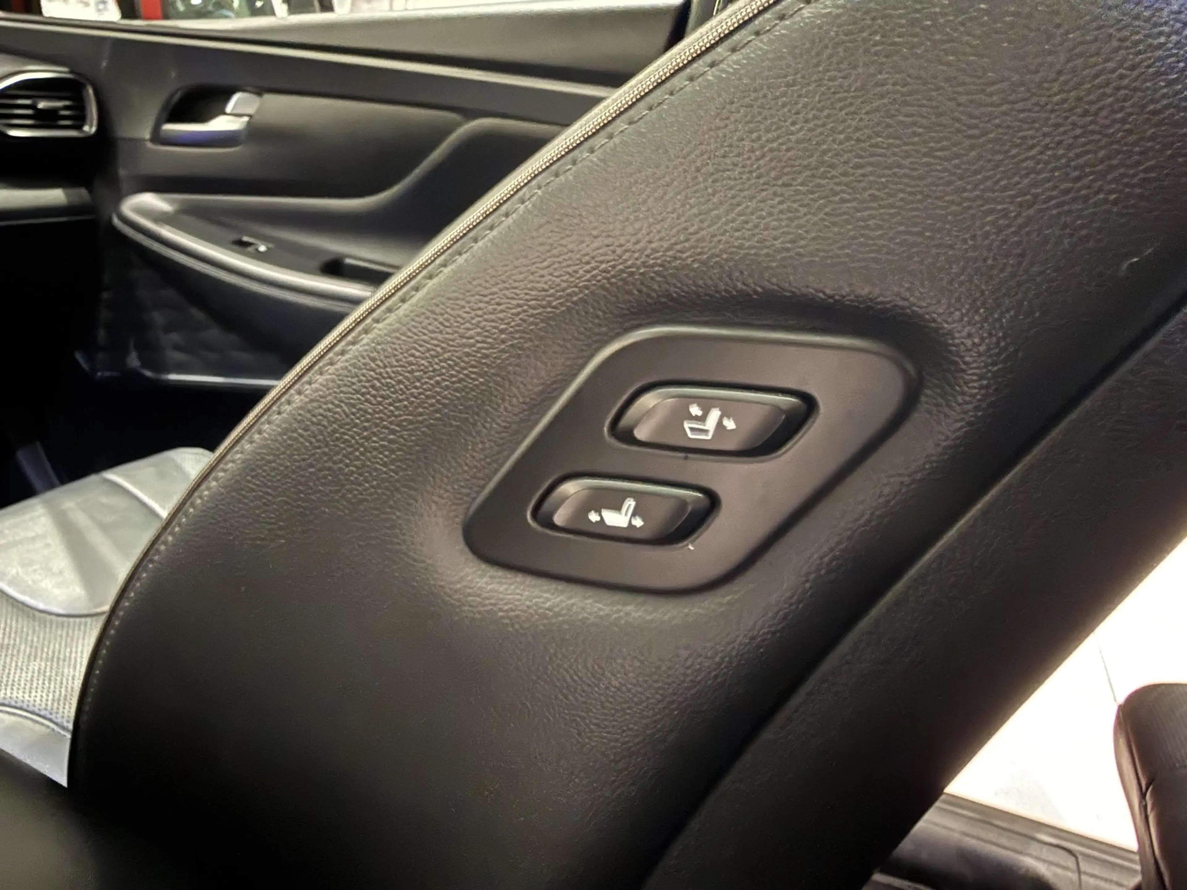 Hyundai SANTA FE 1.6 T-GDI PHEV Premium Sky 7p. | Panoramadak | Led — photo 26