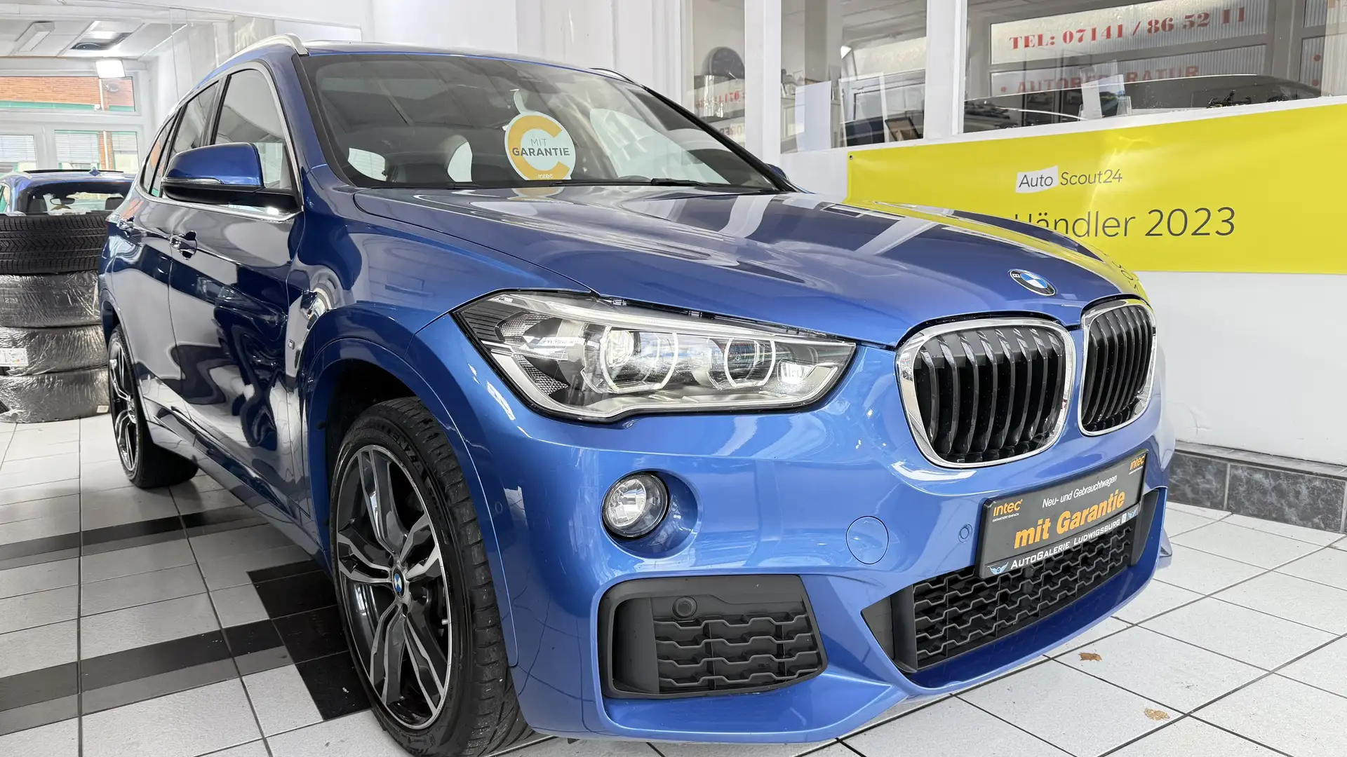 BMW X1 xDrive 20i M Sport PANO HEADUP LED 19ZOLL GARANTIE Blau - 2