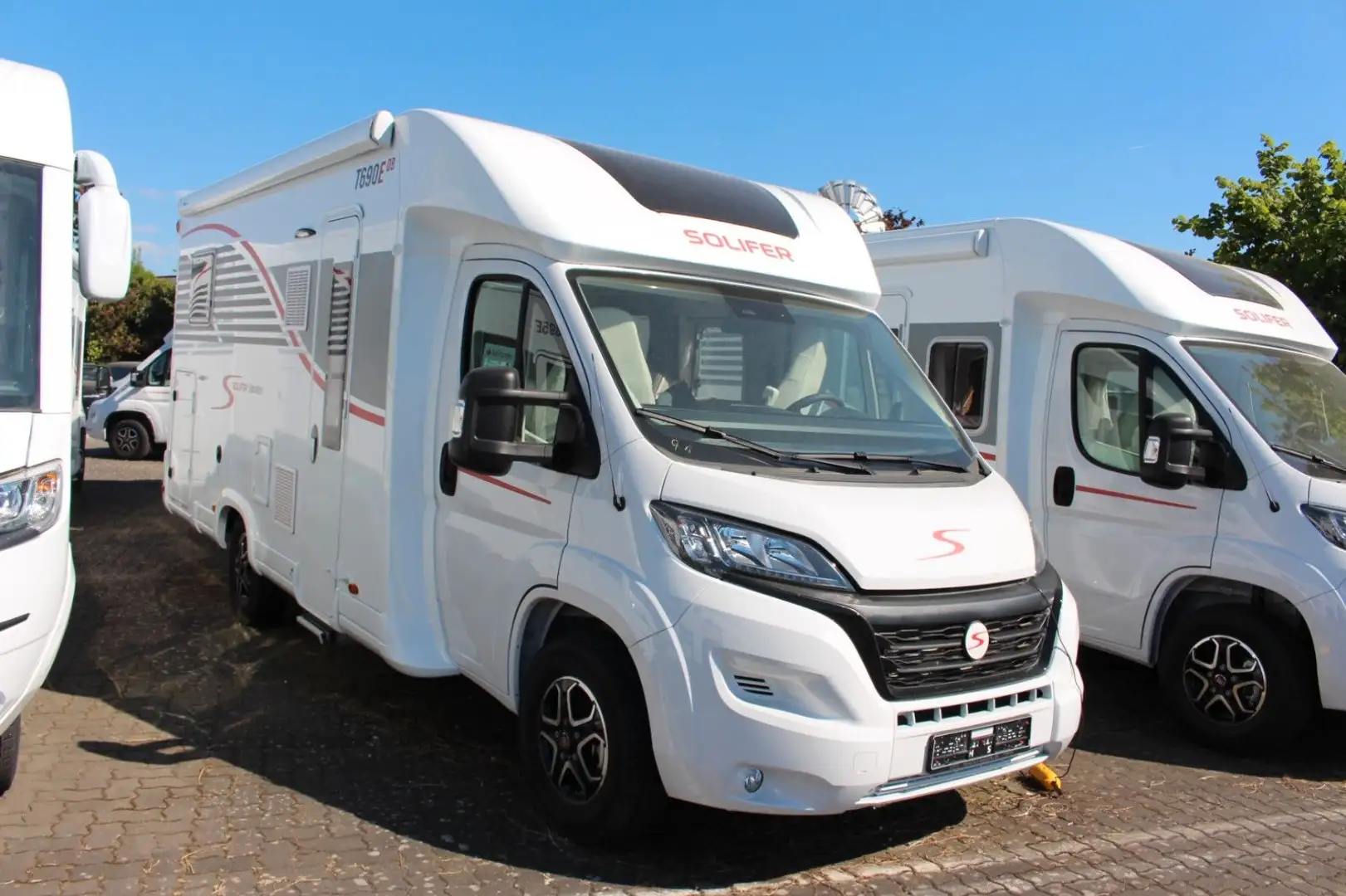 Sonstige Marken T690 E/DB Einzel & Hubbett +Pioneer Multimedia+ Weiß - 1