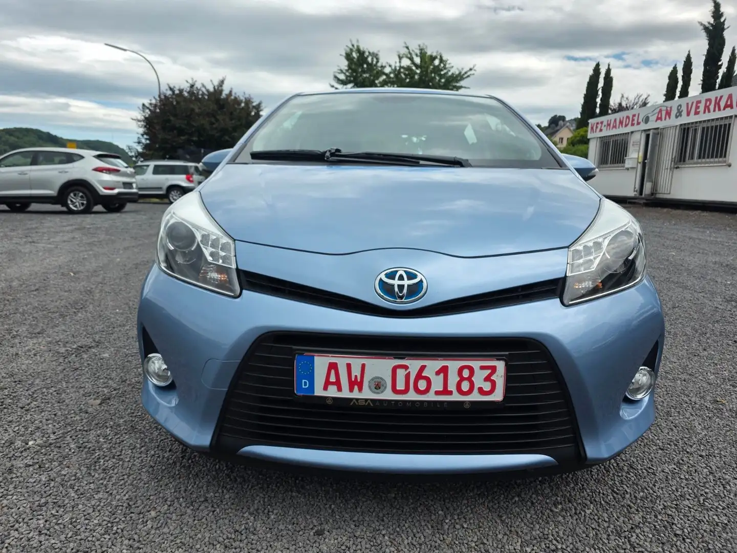 Toyota Yaris Hybrid Club Blau - 2