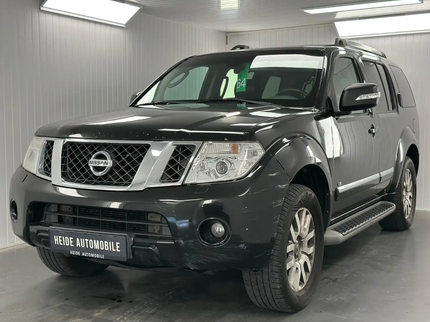 Nissan Pathfinder 3.0 dCi LE V6 Automatik 7 Sitze Schwarz - 1