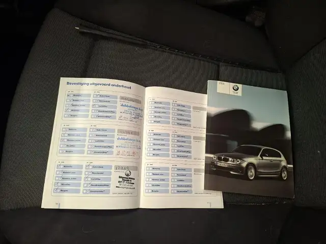 BMW 1 Series view 8