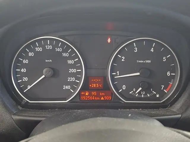 BMW 1 Series view 7