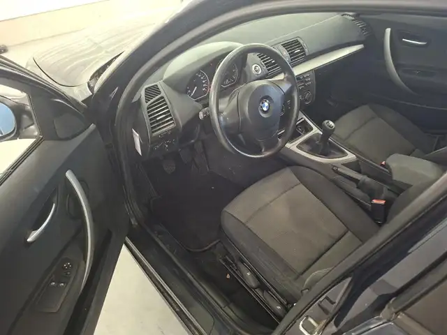 BMW 1 Series view 5