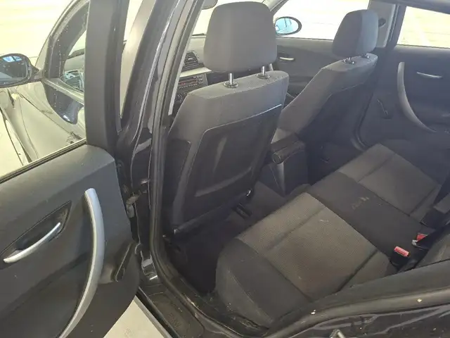 BMW 1 Series view 10