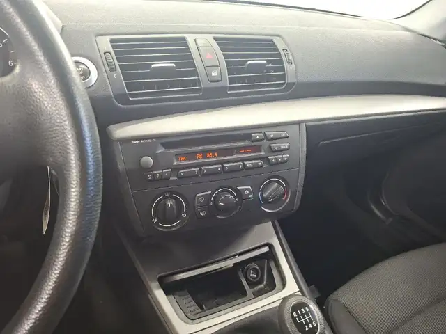 BMW 1 Series view 16