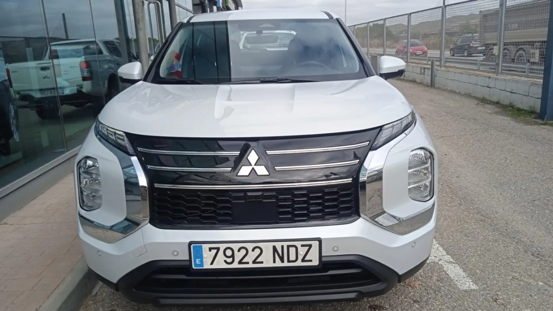 Mitsubishi Outlander PHEV Motion 4WD Blanco - 1