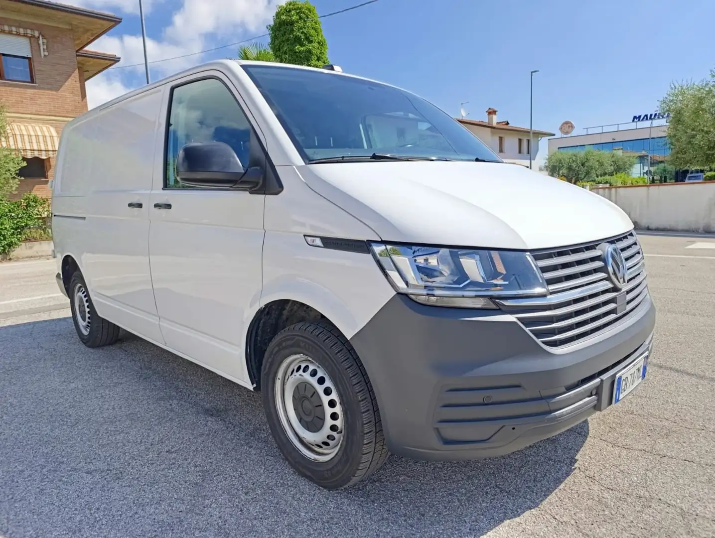 Volkswagen T6.1 Transporter 2.0 TDI Blanc - 1