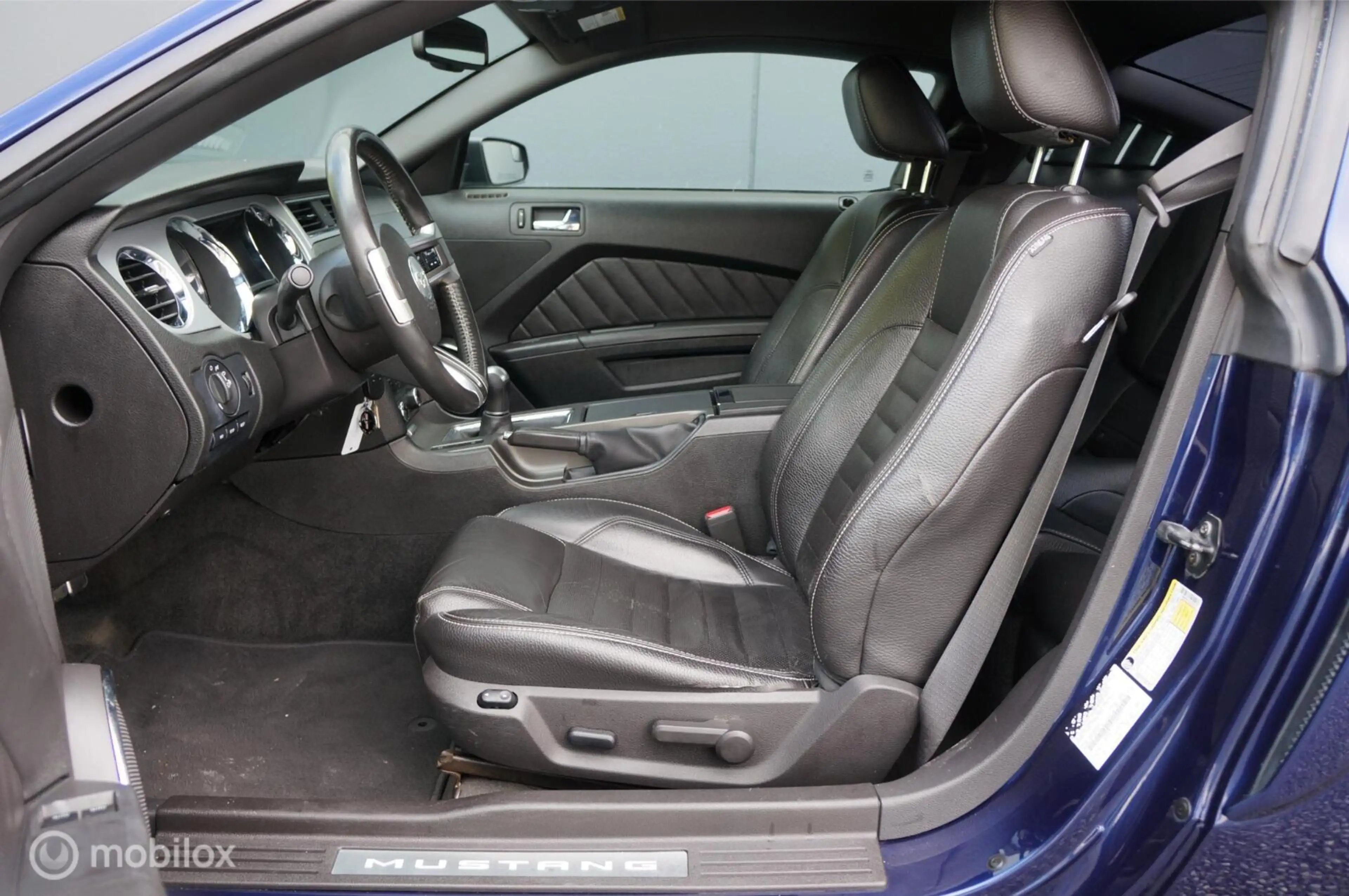 Ford Mustang USA 5.0 V8 GT Premium Manual Coyote Shaker Tof! — photo 8