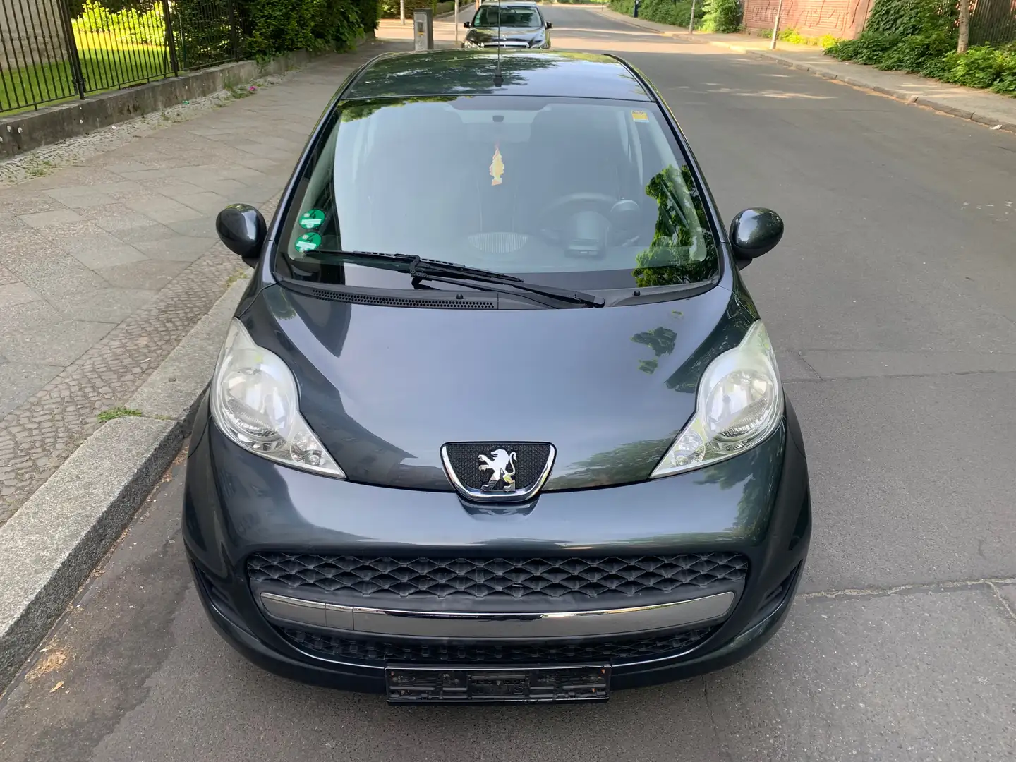 Peugeot 107 Filou Automatik Gris - 2