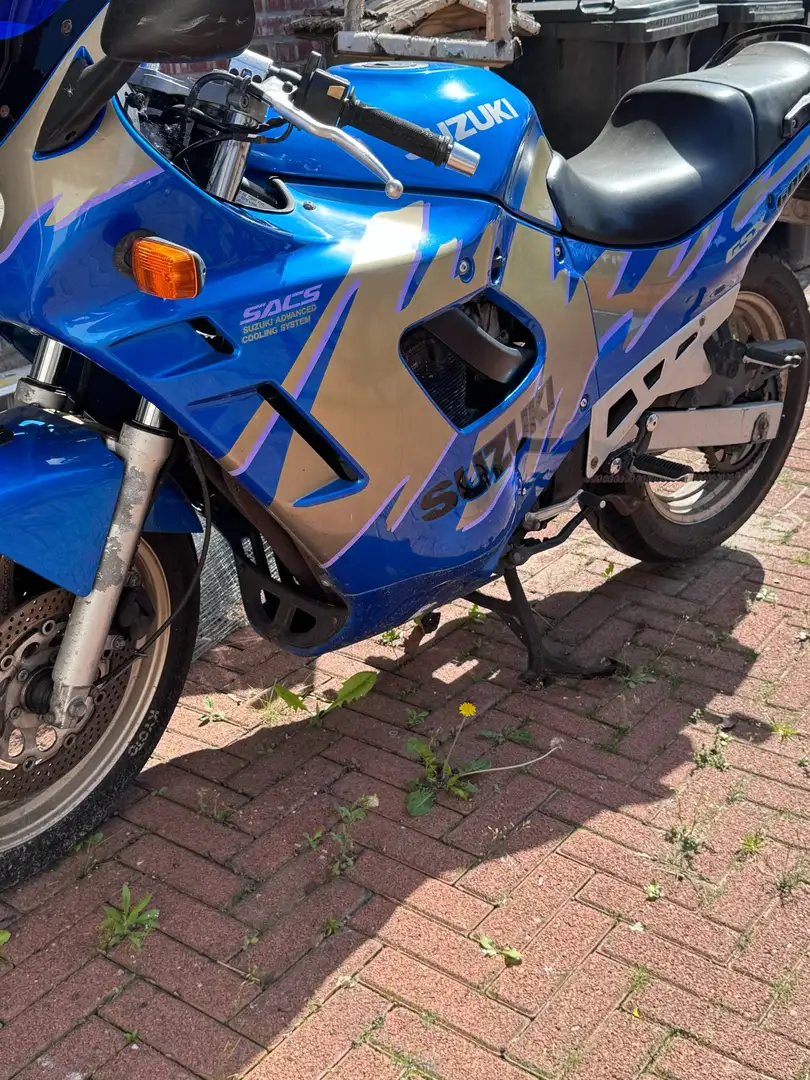 Suzuki GSX 600 - 1