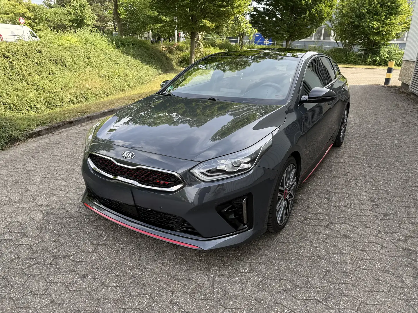 Kia ProCeed / pro_cee'd 1.6 T-GDI DCT7 OPF GT Grau - 1
