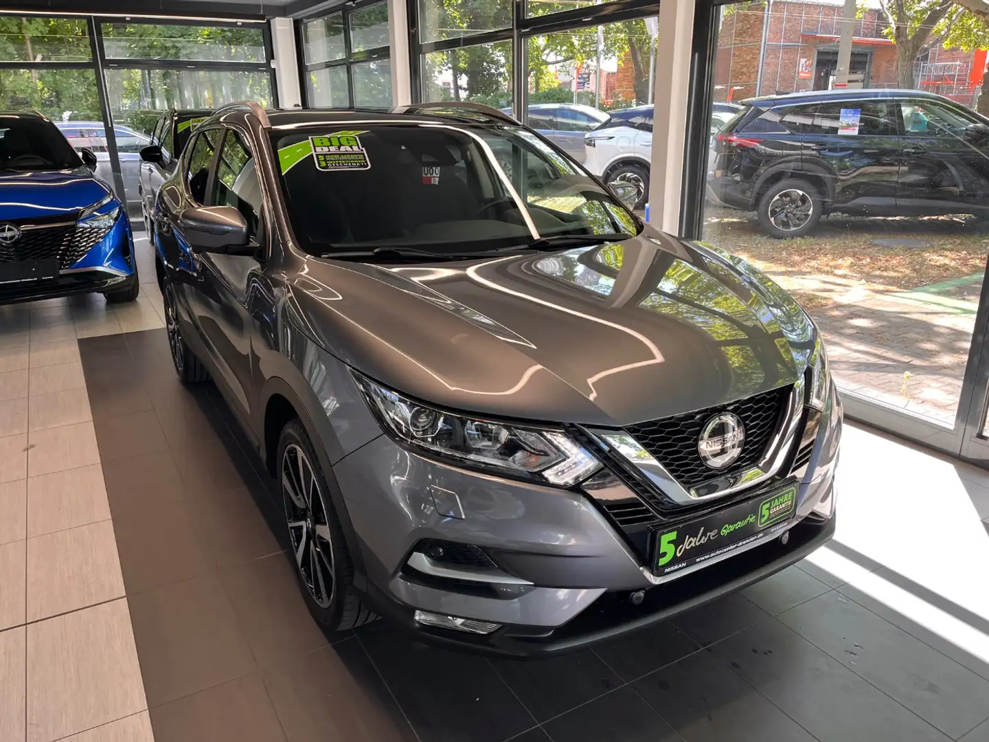 Nissan Qashqai 1.3 DIG-T N-Connecta Pano Navi Kam SR&WR Gris - 2