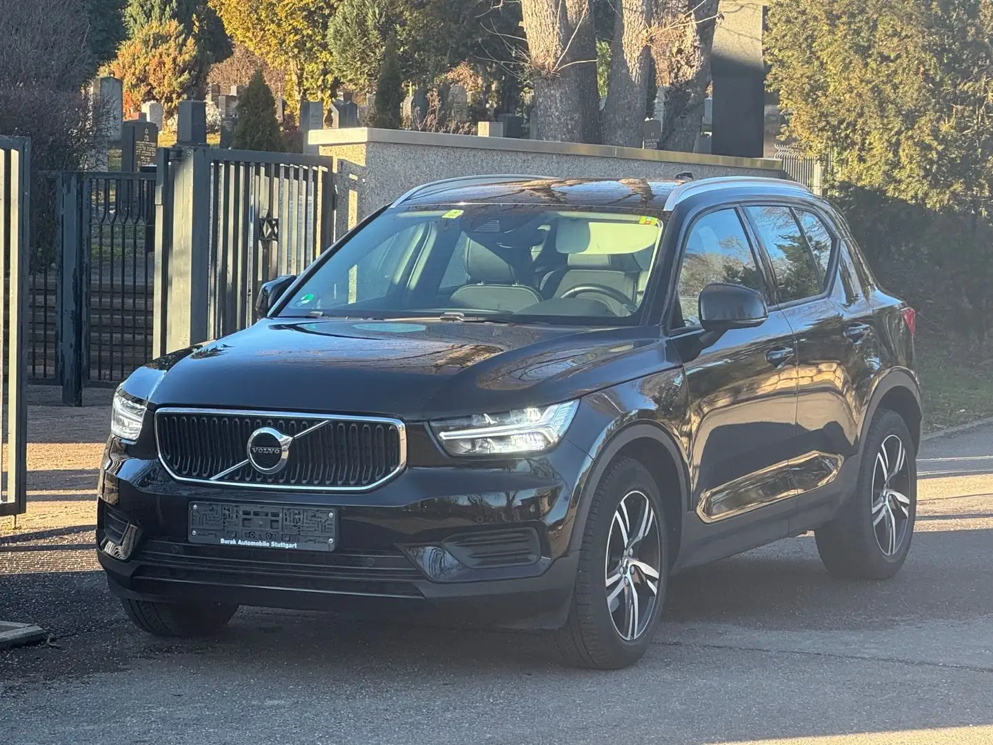 Volvo XC40 XC40 Momentum AWD Schwarz - 1