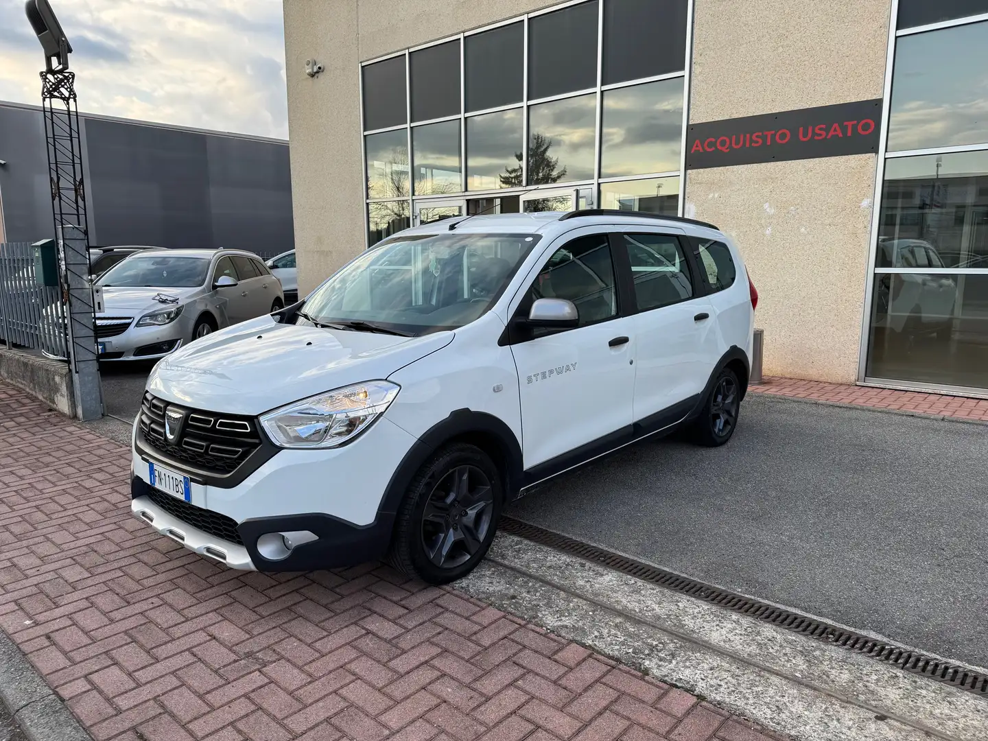 Dacia Lodgy Stepway 1.6 Benzina & GPL. 7 Posti Bianco - 2