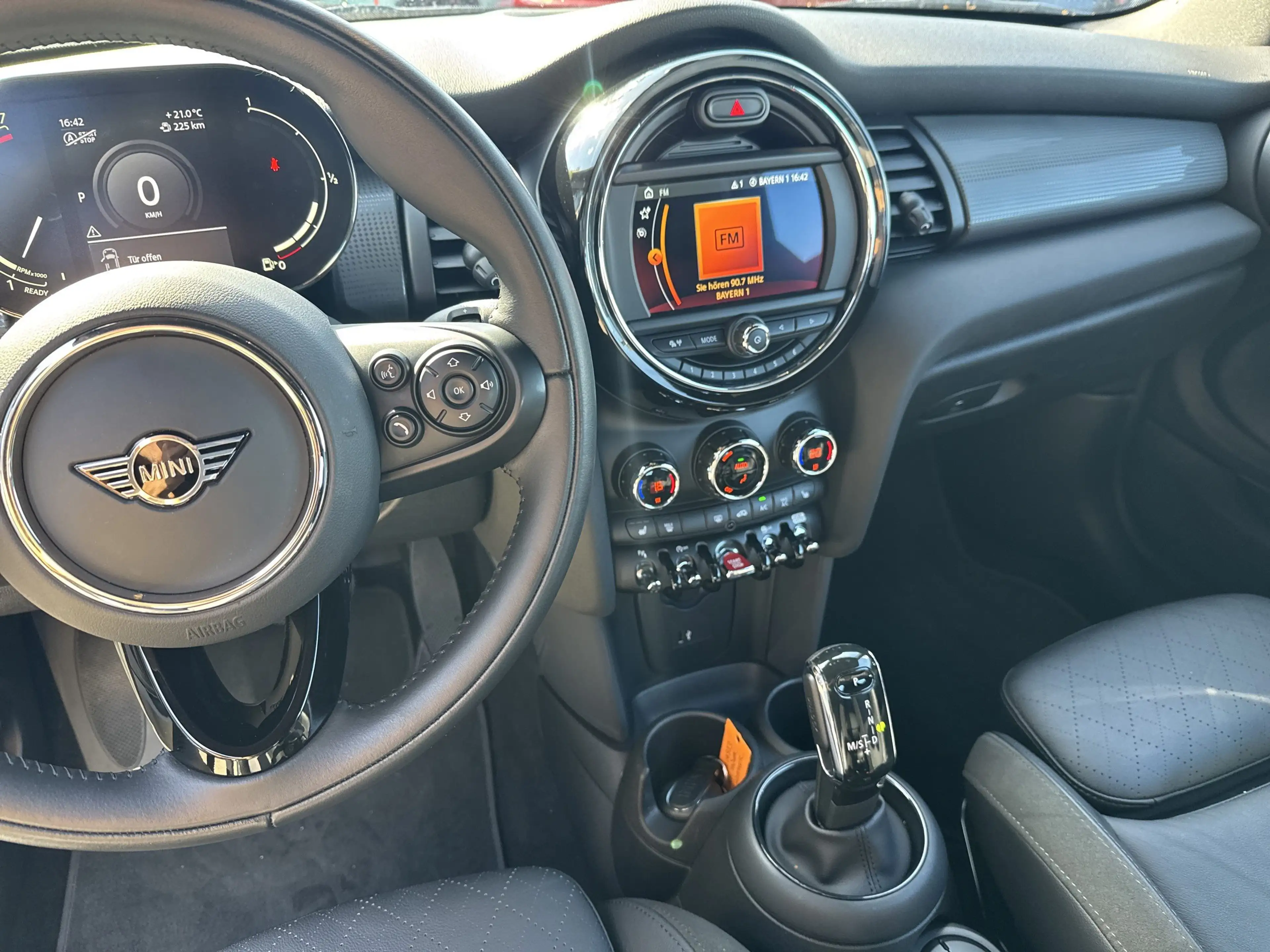 MINI Cooper Cabrio Cooper Aut. Pepper DAB LED Parkassistent Shz — photo 11