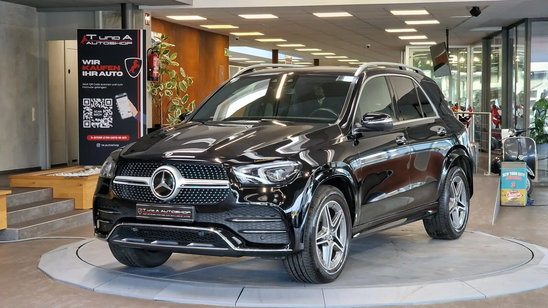 Mercedes-Benz GLE 300 GLE 300d 4Matic AMG-Paket Aut. *360°*Navi*20Zoll* Schwarz - 1