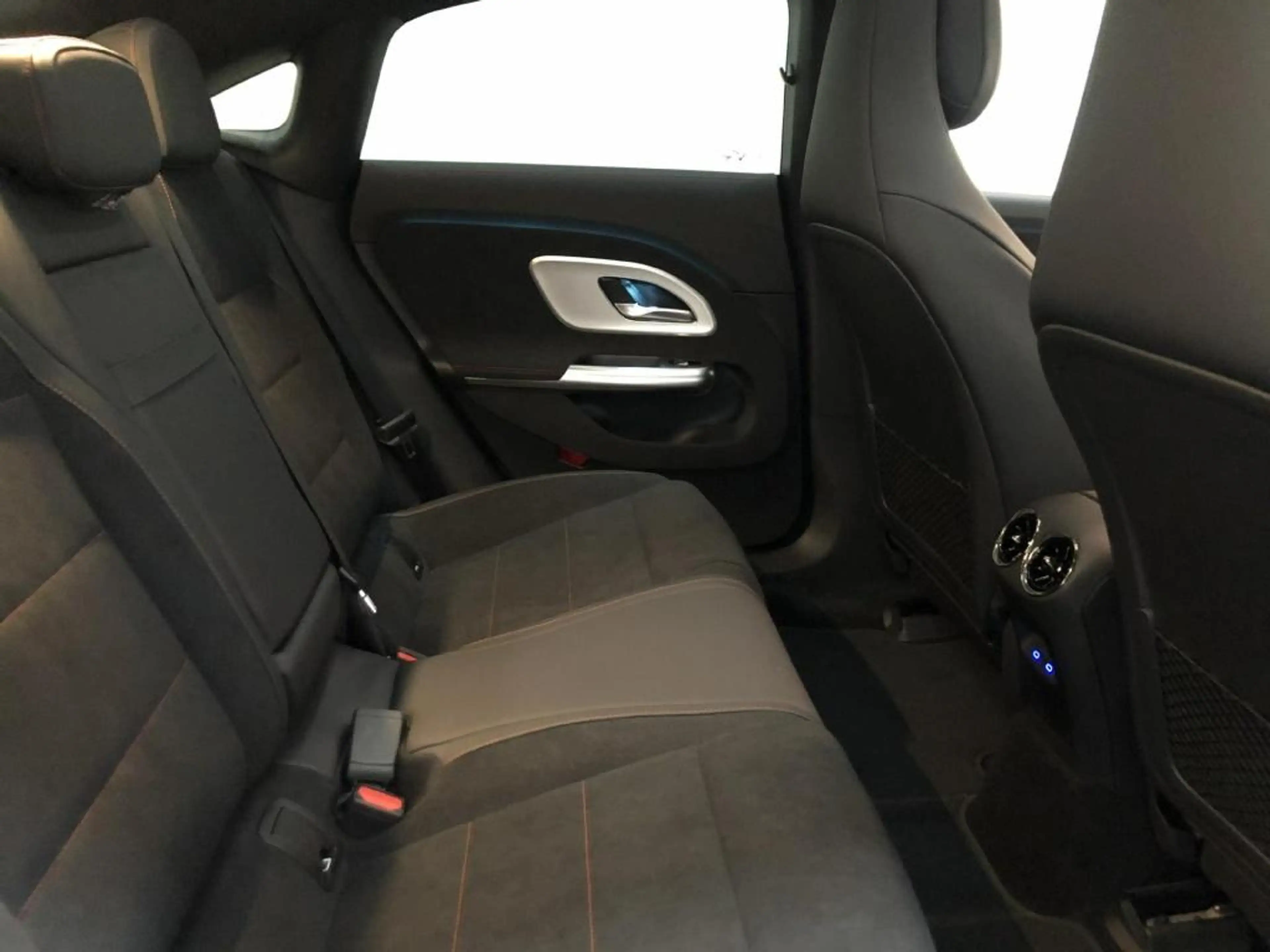 Mercedes-Benz CLA 250 + EQ +AMG+19Z+Night+MB.DRIVE+360° — photo 12