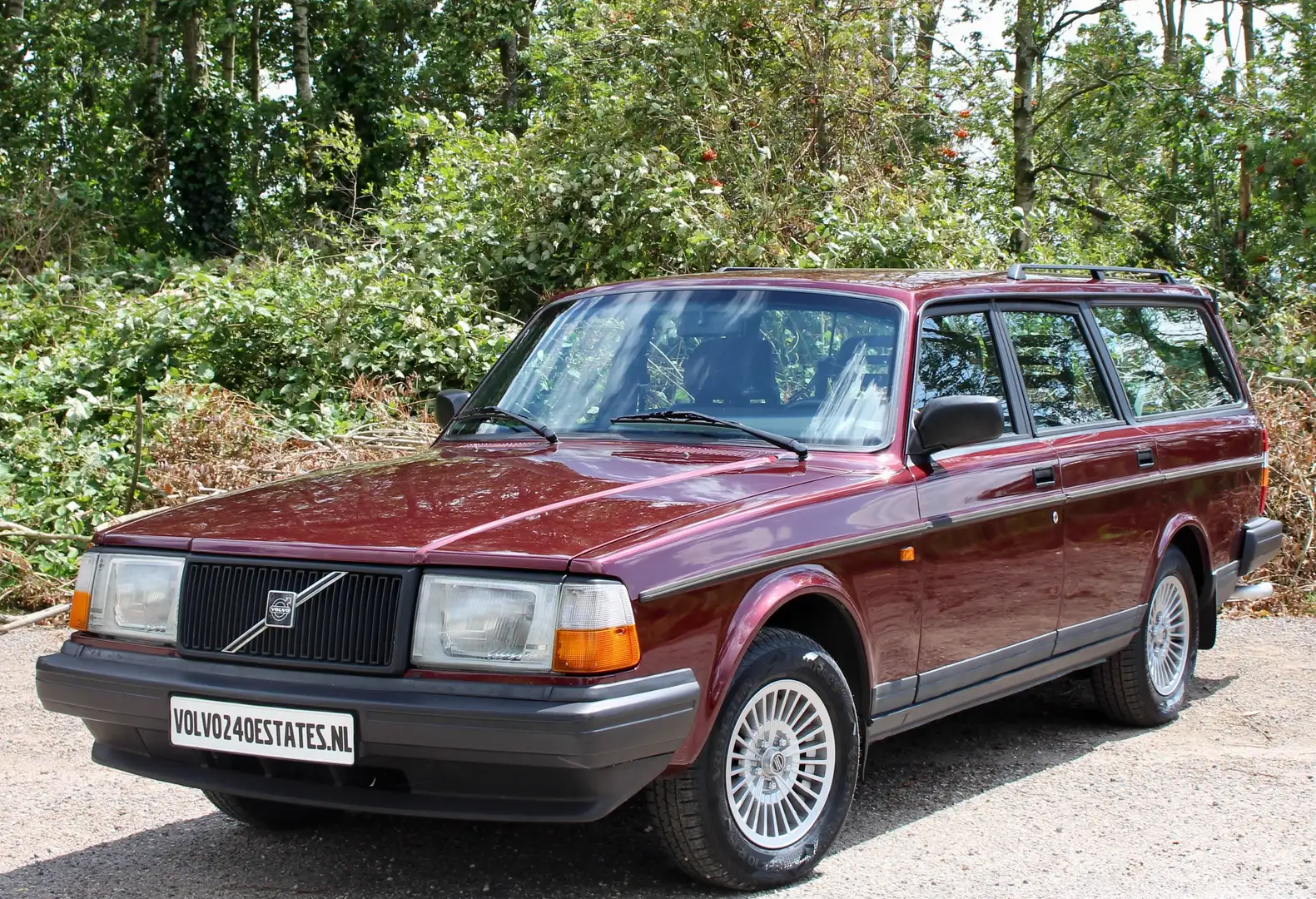 Volvo 240 2.3i Polar Estate Ruby Red Metallic Rood - 1