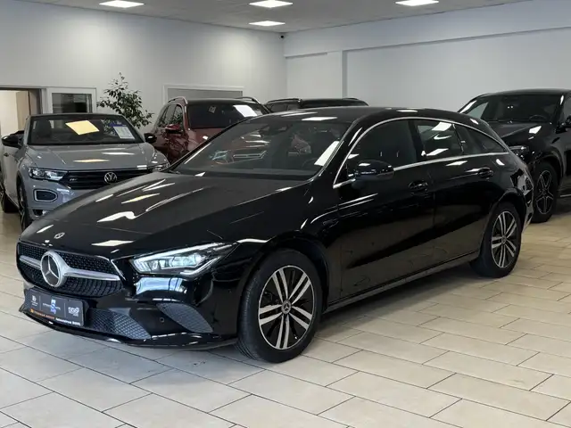 Mercedes-Benz CLA 250 EQ Business LED Multibeam