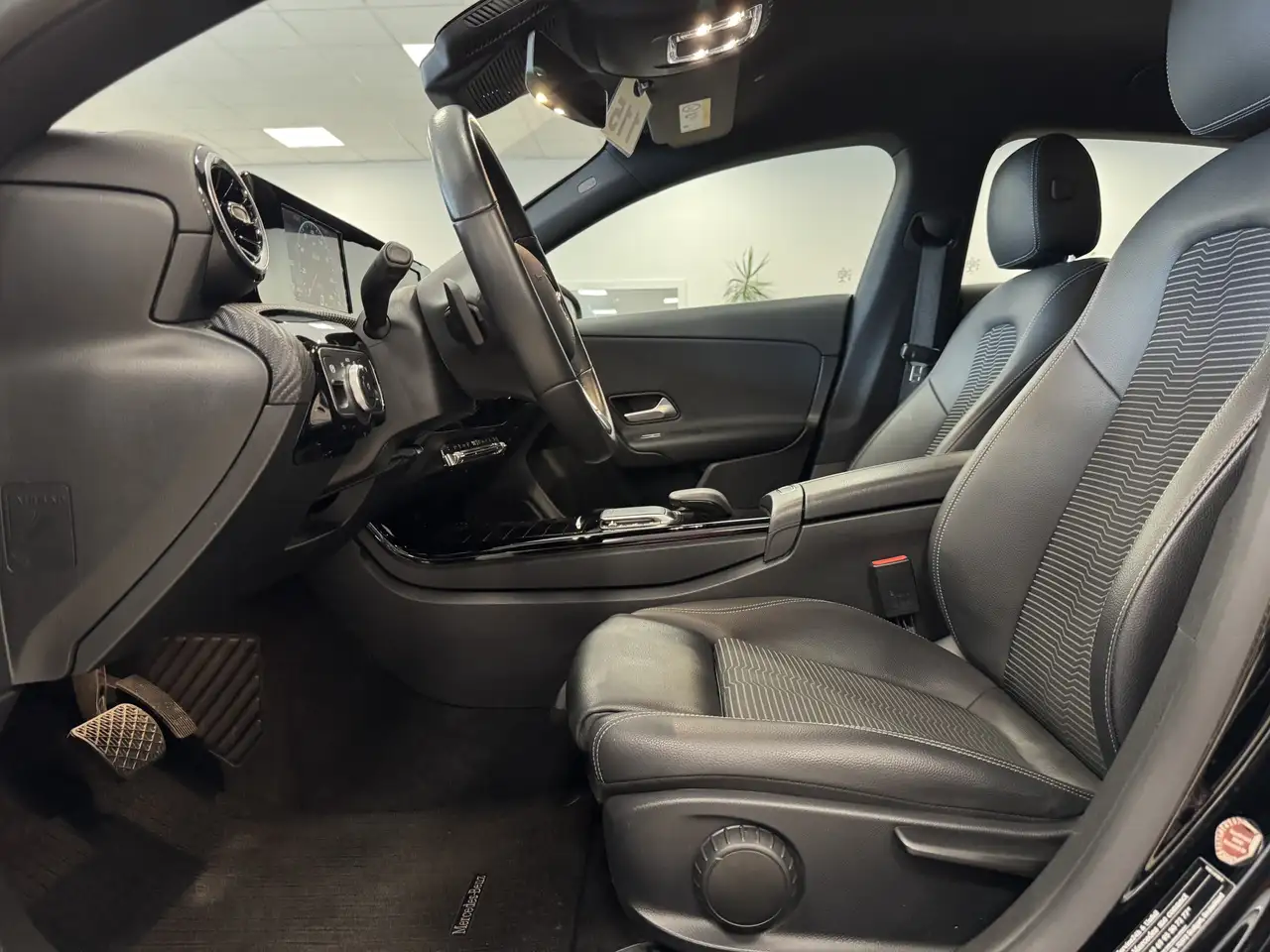 MERCEDES-BENZ CLA 250EQ BUSINESS - 218ch - 88 575KMS - SELLERIE CUIR - VOLANT EN CUIR