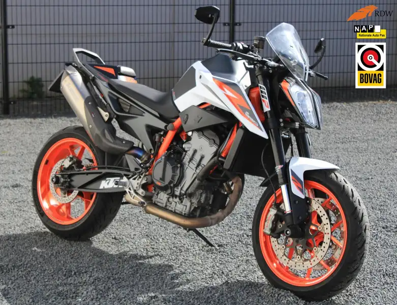 KTM 890 Duke R