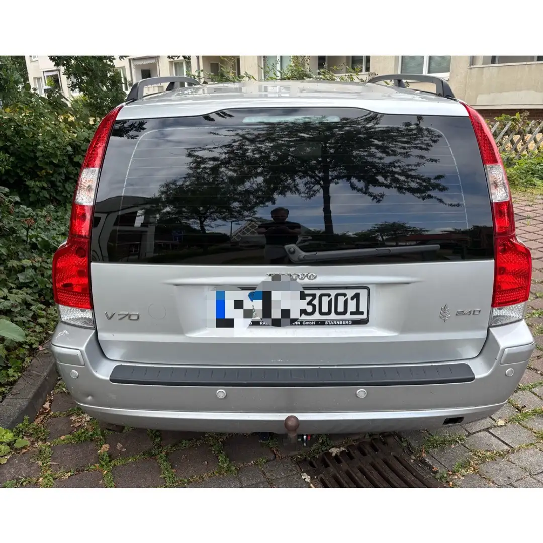 Volvo V70 2.4D Aut. Momentum - 1
