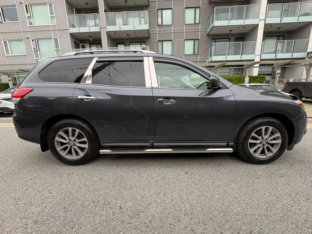 Nissan Pathfinder снимка Nissan Pathfinder