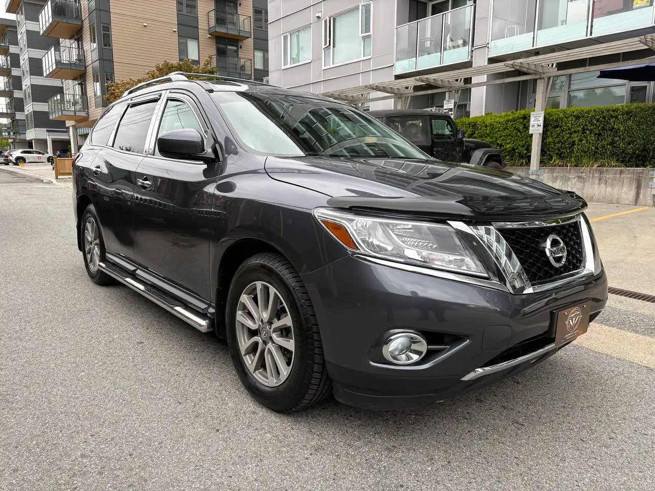 Nissan Pathfinder снимка Nissan Pathfinder