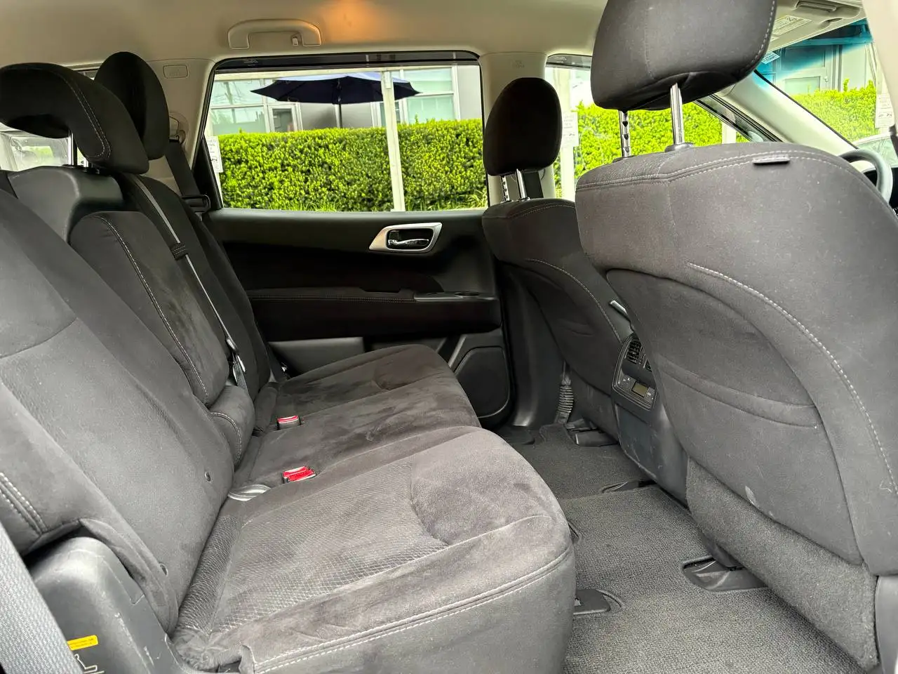 Nissan Pathfinder снимка Nissan Pathfinder