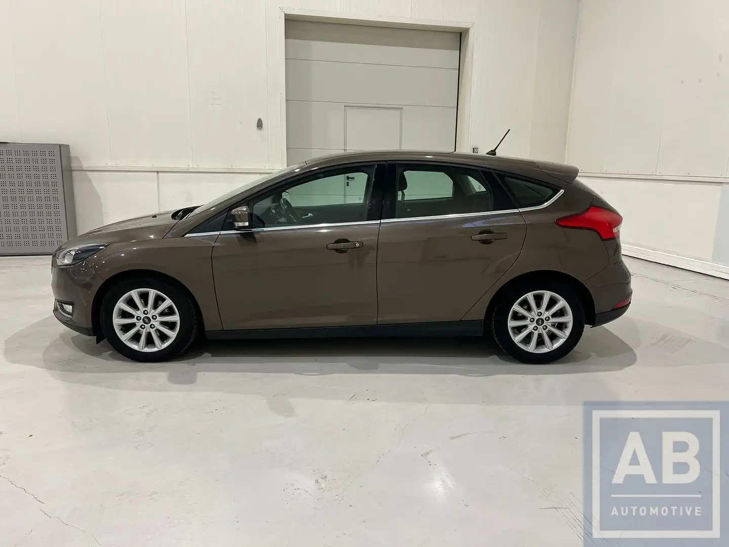 Ford Focus EcoBoost Titanium Braun - 2