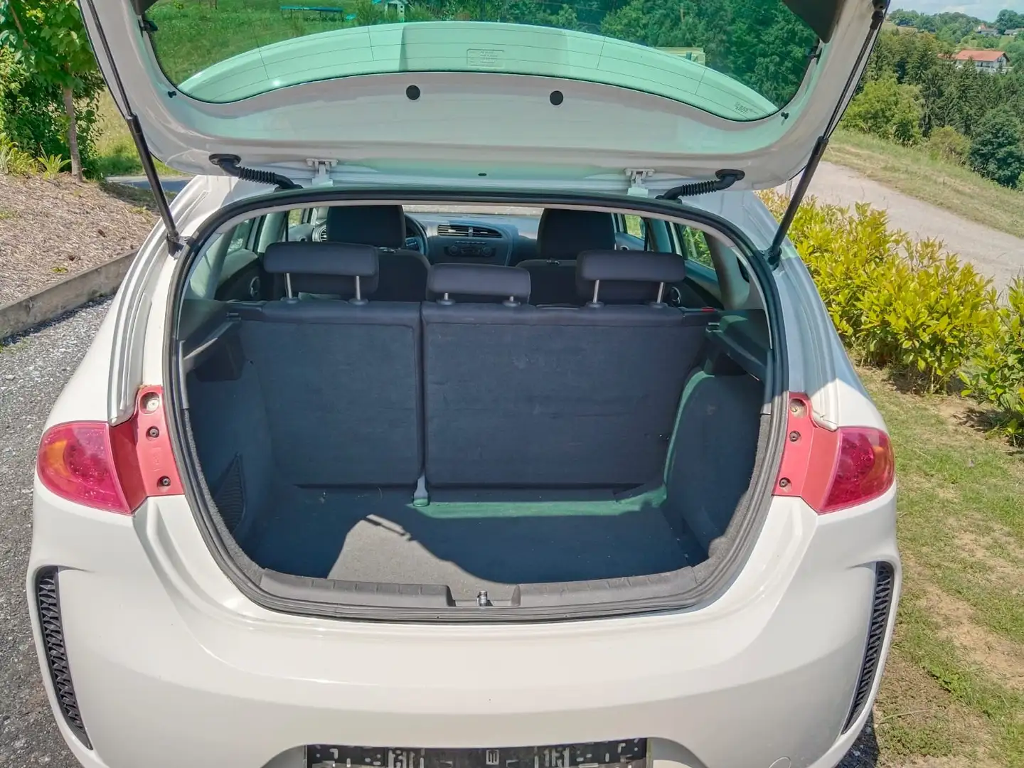SEAT Leon Leon Sport 1,2 TSI GT Weiß - 2