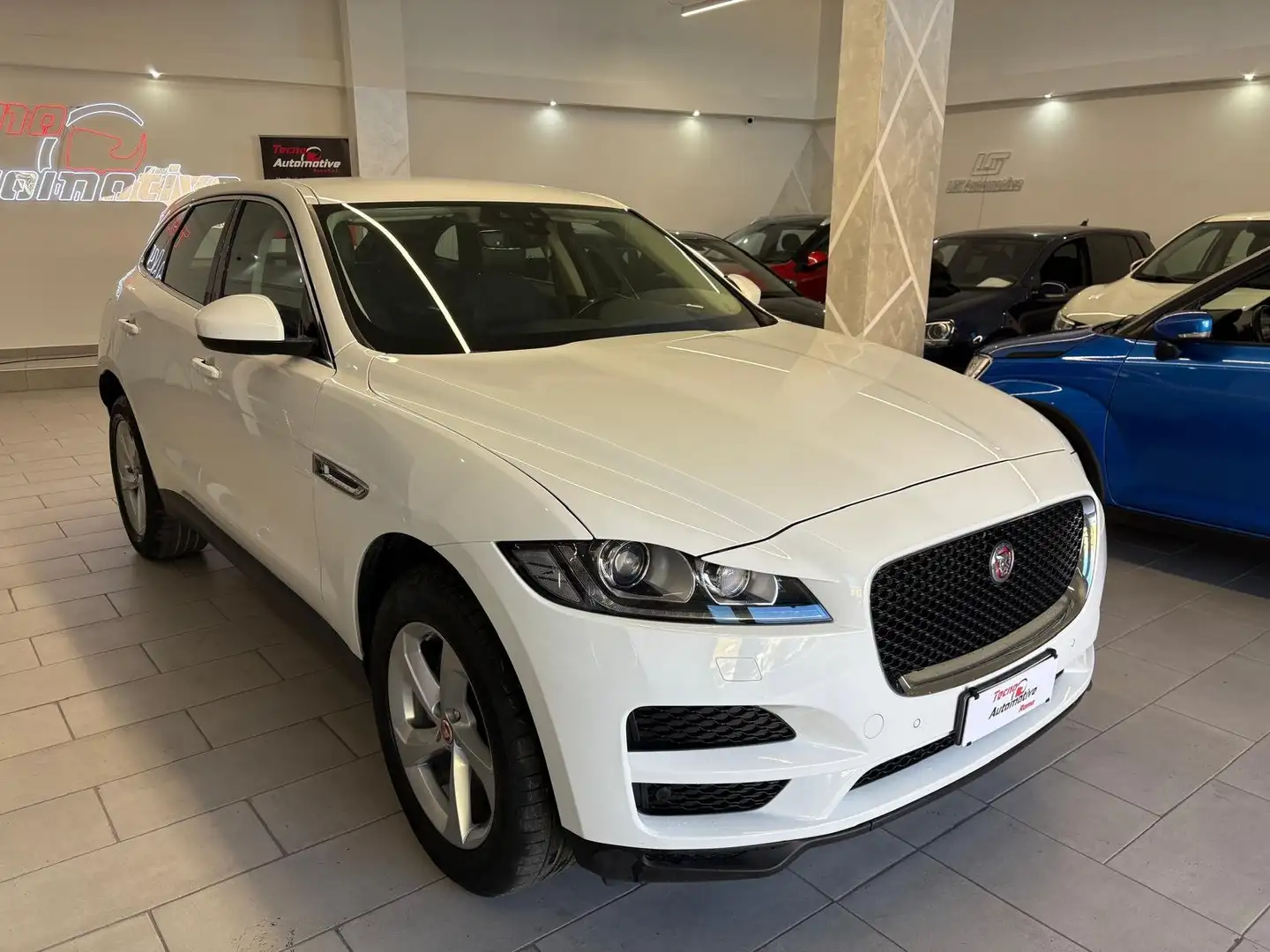 Jaguar F-Pace 2.0d i4 Prestige 180cv auto my20 Weiß - 1