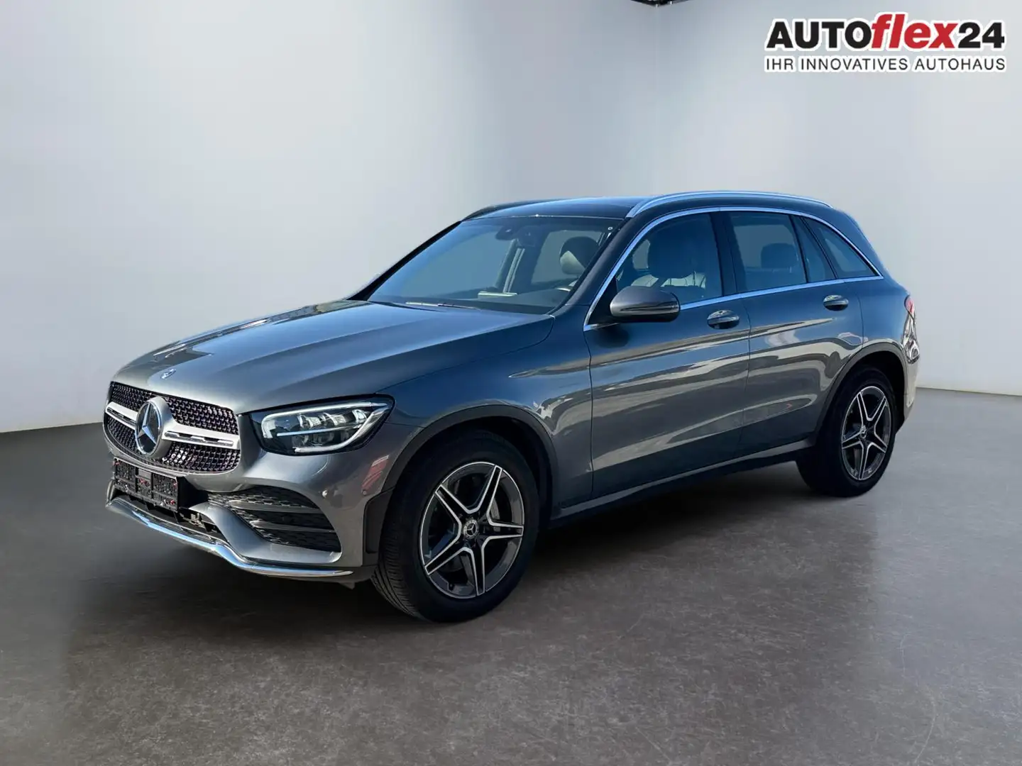 Mercedes-Benz GLC 200 AMG Line Pano Nav Kam PDC 19Zoll 145 kW (197 PS... Gris - 2