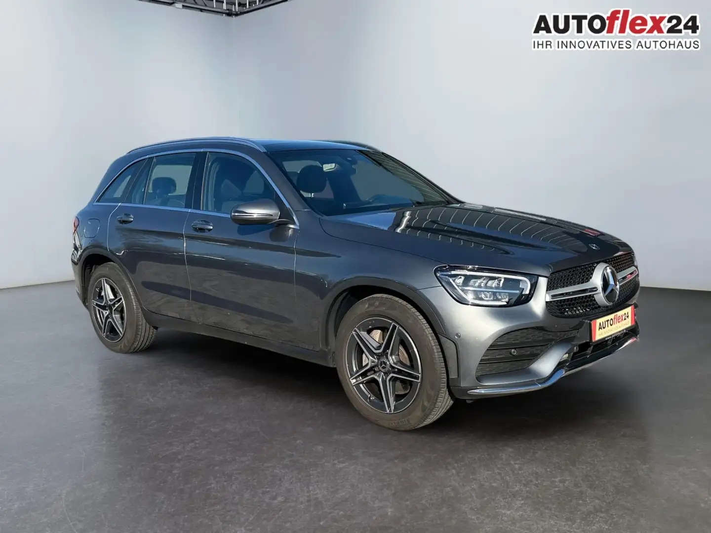 Mercedes-Benz GLC 200 AMG Line Pano Nav Kam PDC 19Zoll 145 kW (197 PS... Gris - 1