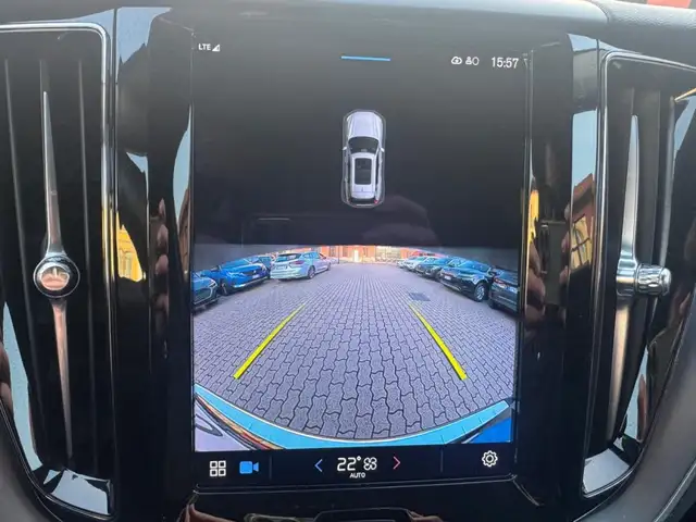 Volvo XC60 view 10
